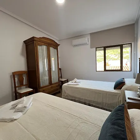 El Mirador De Cabezuela, Con Vistas Al Valle Del Jerte *