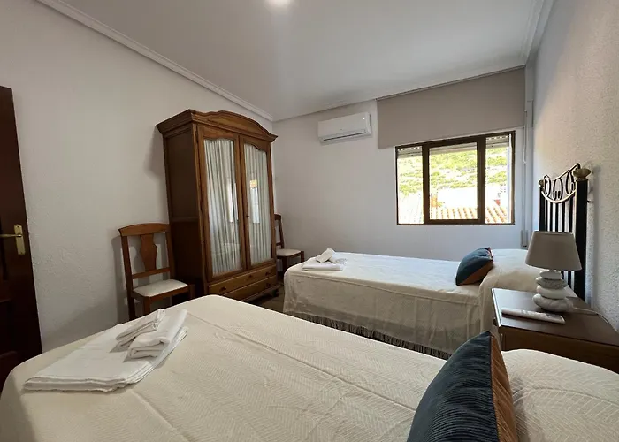 El Mirador De Cabezuela, Con Vistas Al Valle Del Jerte *